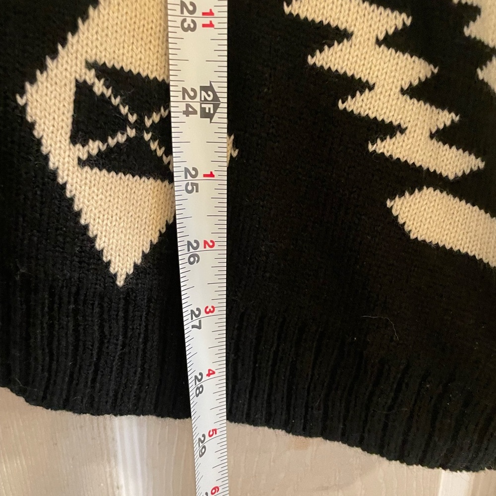 Black and Cream bohemian  Cardigan 🖤Final Price🖤 - Picture 3 of 8